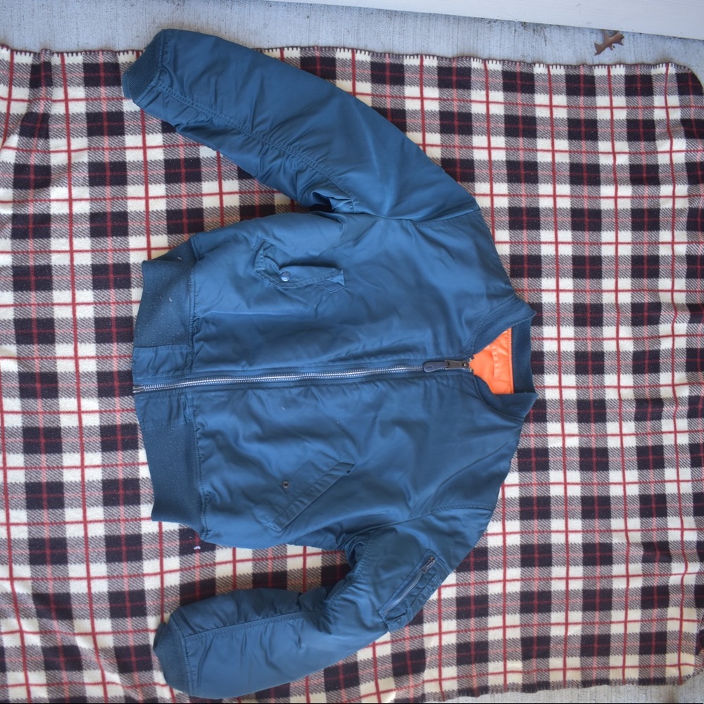 Alpha ind puffer/bomber jacket.